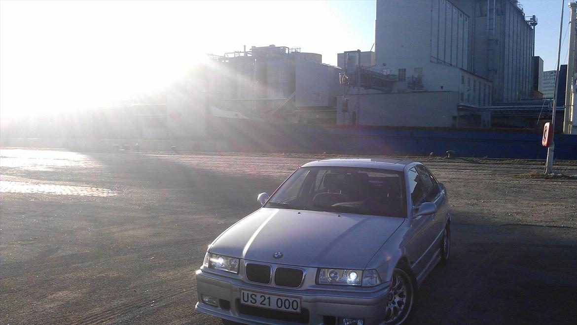 BMW 325i STJÅLET billede 9