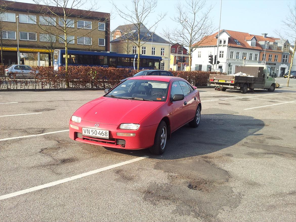 Mazda 323F 1,5GLX (byttet) billede 2