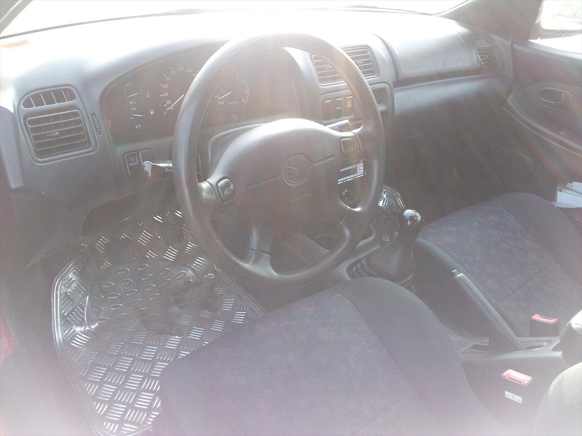 Mazda 323F 1,5GLX (byttet) billede 5