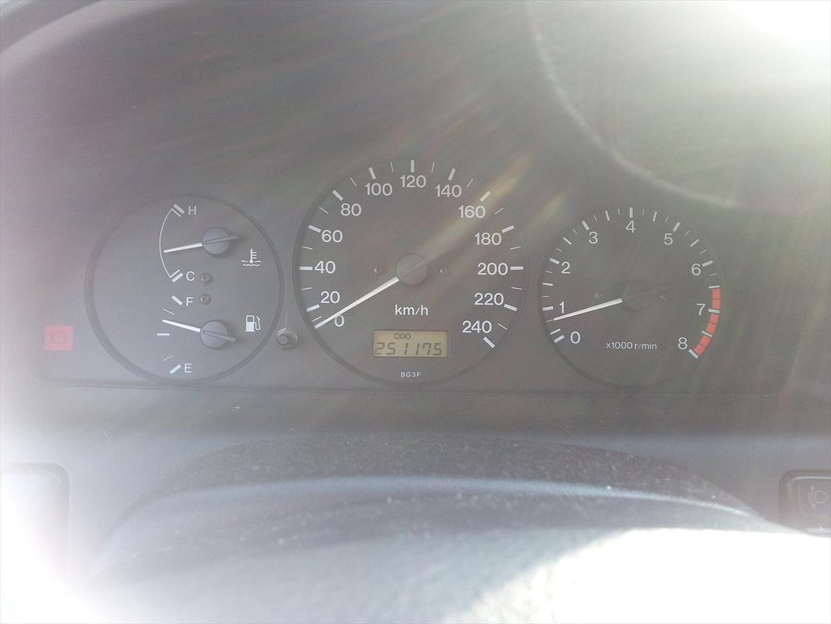 Mazda 323F 1,5GLX (byttet) billede 7