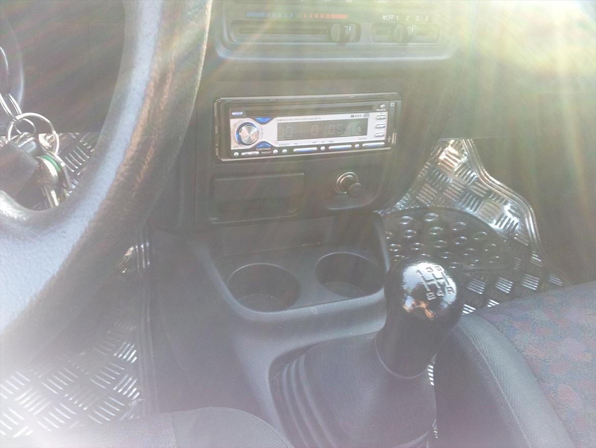 Mazda 323F 1,5GLX (byttet) billede 8