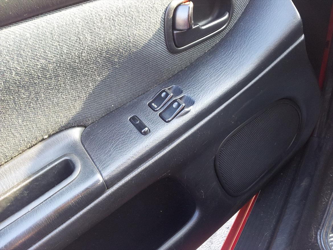 Mazda 323F 1,5GLX (byttet) billede 9