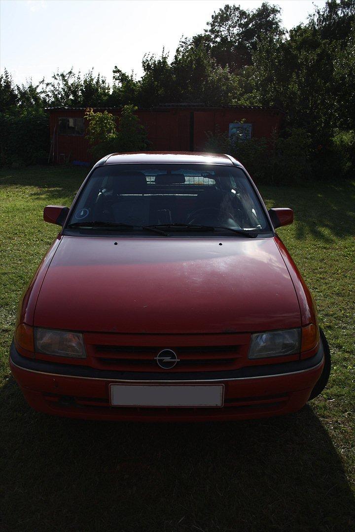 Opel Astra F 1.6i SE billede 8