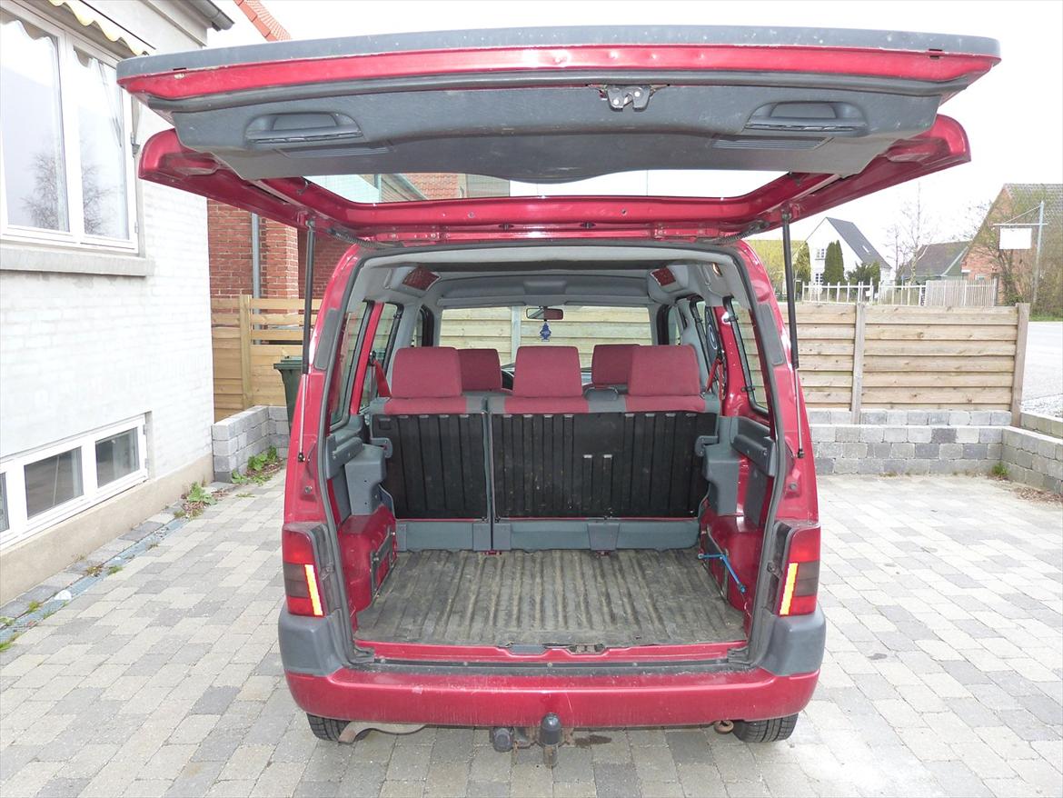 Citroën Berlingo Multispace 1,8i - Fantastisk rummelig bil. Barnevognen kan bare sættes ind bag i!! billede 5