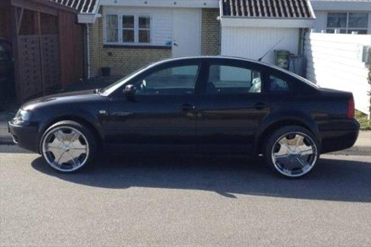 VW Passat 1,8 Turbo Highline - 20 tommer som skulle have været på , men syntes de er for store til den ..! billede 4