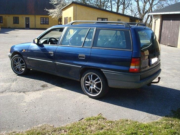 Opel astra f st car morfar udgave billede 2