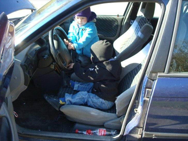 Opel astra f st car morfar udgave - jeg ved godt det roder meen har ikke fået taget billeder af der er rydet op i den billede 8