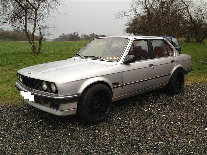 BMW E30 320i - Som hun står pt. (18-4-12) billede 17