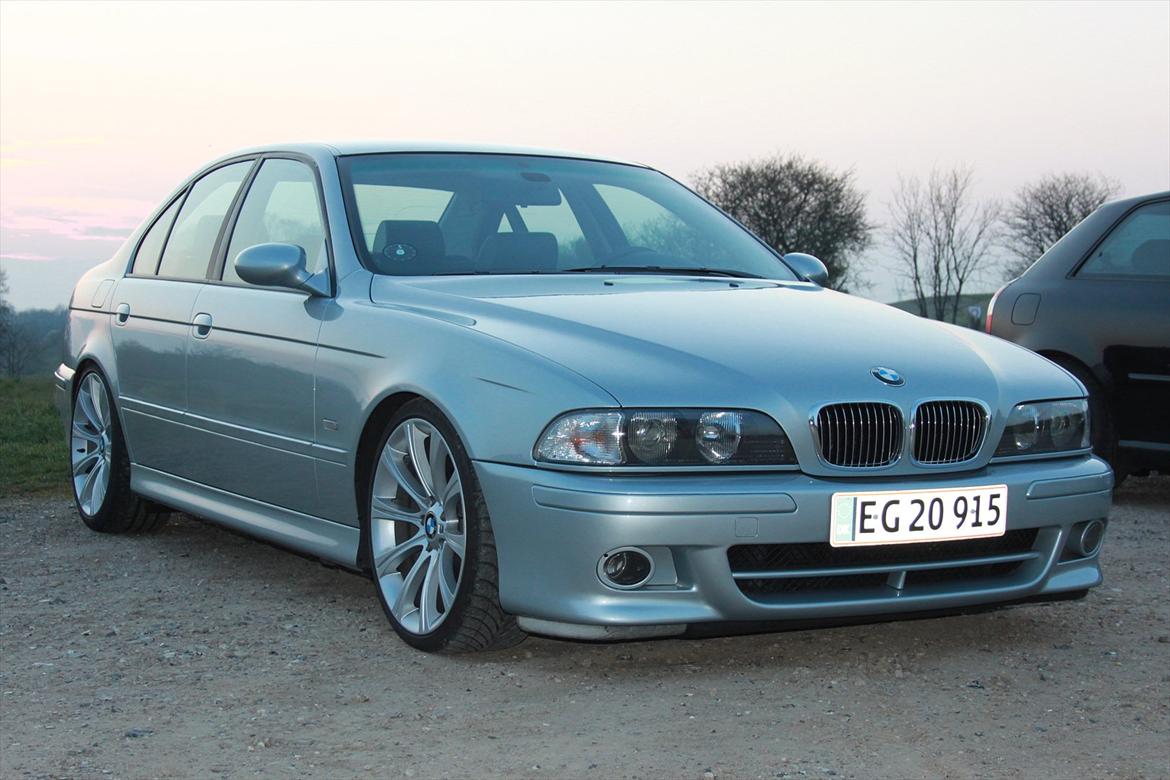 BMW E39 540i (M5 LOOK) billede 1