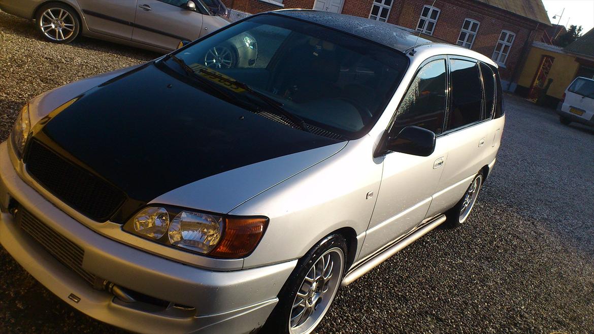 Toyota Picnic sportsvan 2,2 TD(I) billede 2