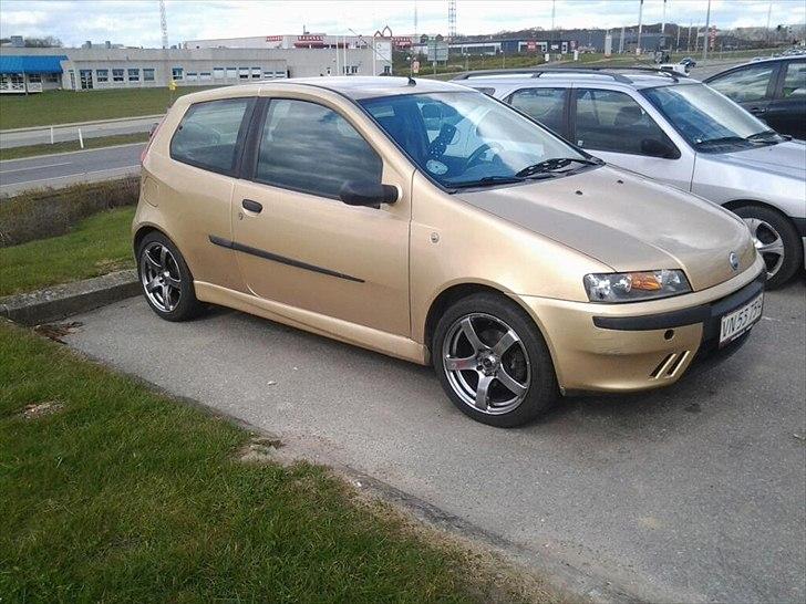 Fiat Punto Sporting - Så kom de nye alufælge på :)  billede 3