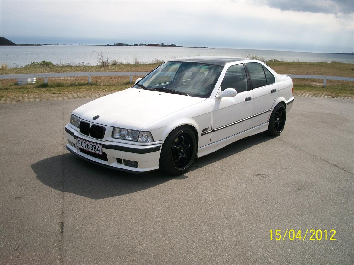 BMW e36 320i/323i <byttet til e30> billede 2