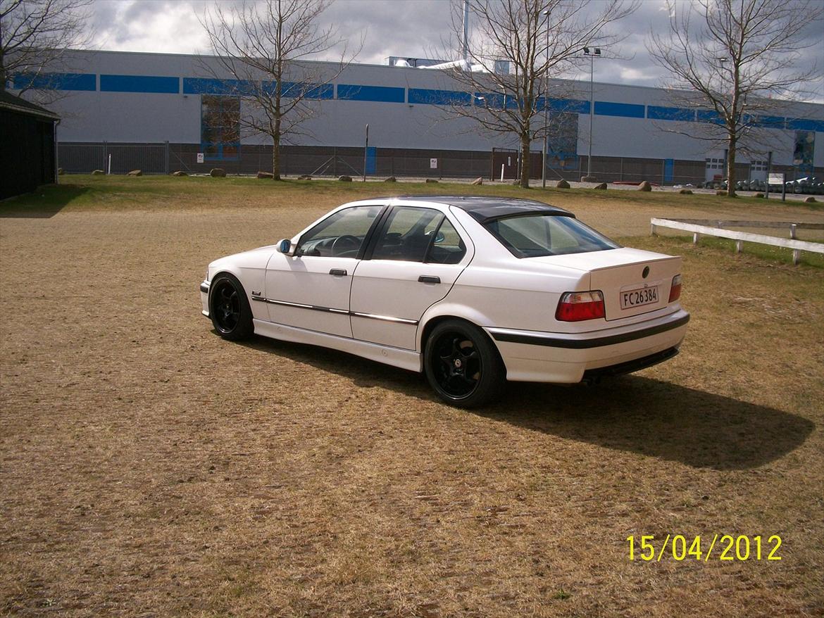 BMW e36 320i/323i <byttet til e30> billede 3