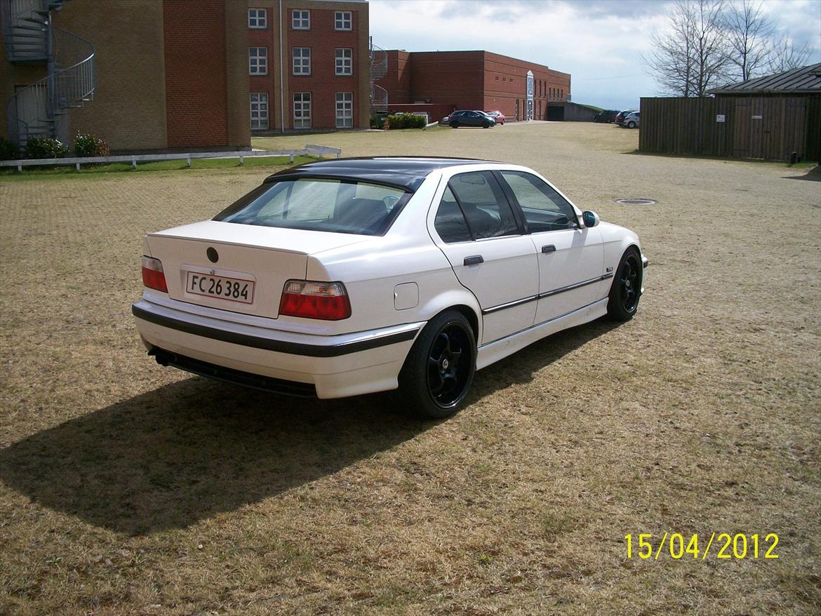 BMW e36 320i/323i <byttet til e30> billede 4