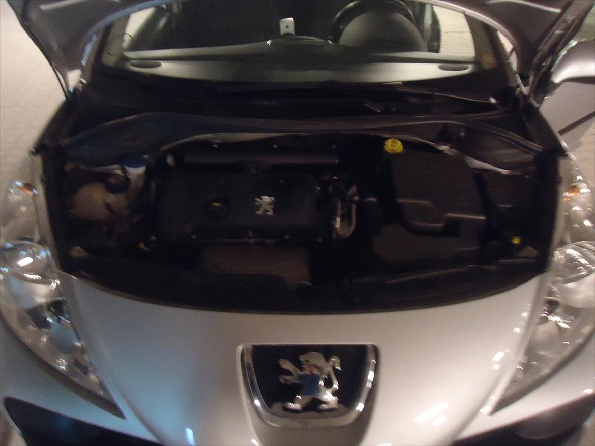 Peugeot 207 1.6 S16 billede 10