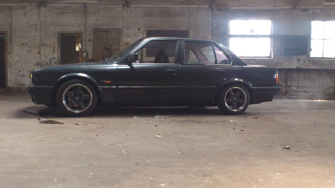 BMW e30 320i billede 6