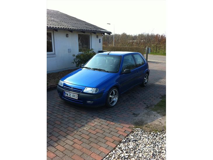 {{currentPhoto.altText}} billede {{currentPhoto.number}}