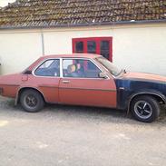 Opel Ascona 1,6 (solgt)