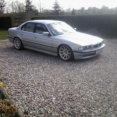 BMW 730i V8 M60 E38 Individual