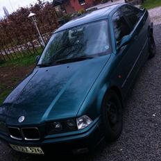 BMW e36 316i sedan