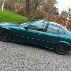 BMW e36 316i sedan
