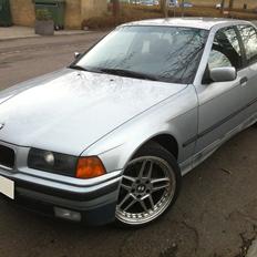 BMW 320i E36