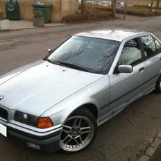 BMW 320i E36