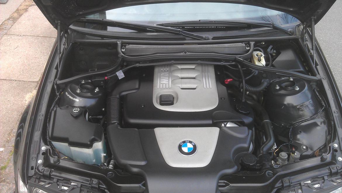 BMW E46 320d touring billede 5