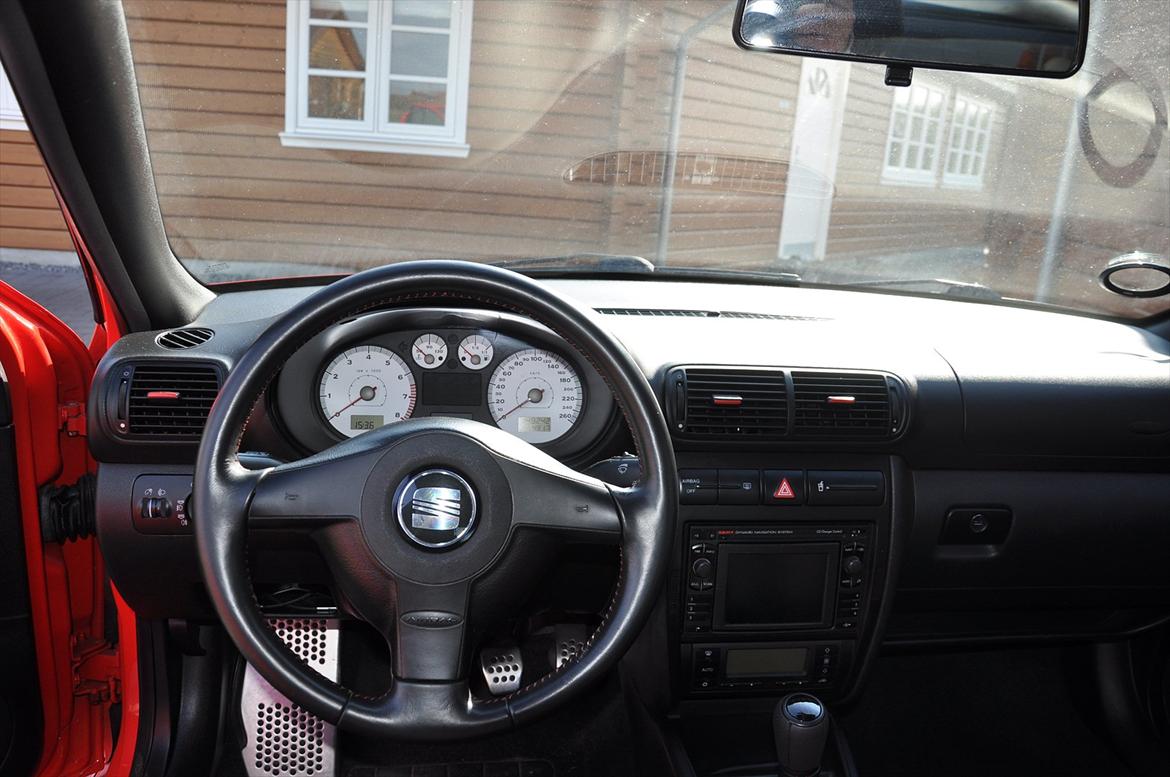 Seat Leon Cupra R  - Nyt originalt rat samt gearknop + manchet monteret billede 10