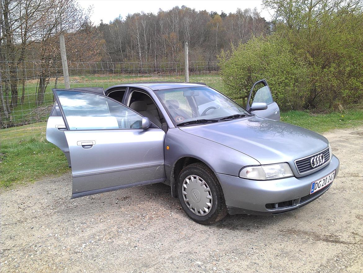 Audi A4 b5 1,6 Limo billede 3