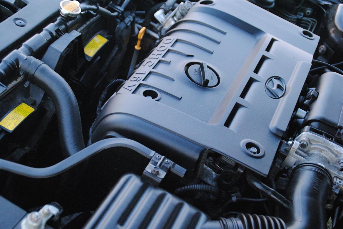 Hyundai Elantra 1.6 GLS - Et super rent motorrum billede 13