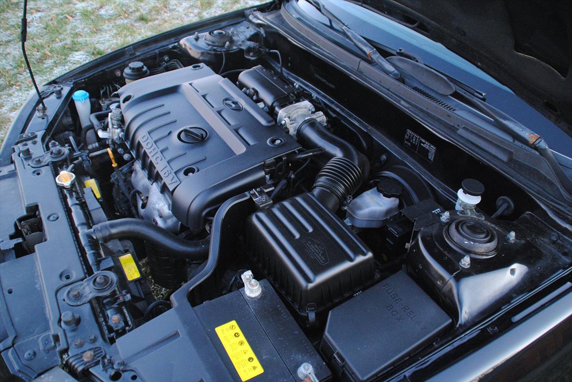 Hyundai Elantra 1.6 GLS - Et super rent motorrum billede 14