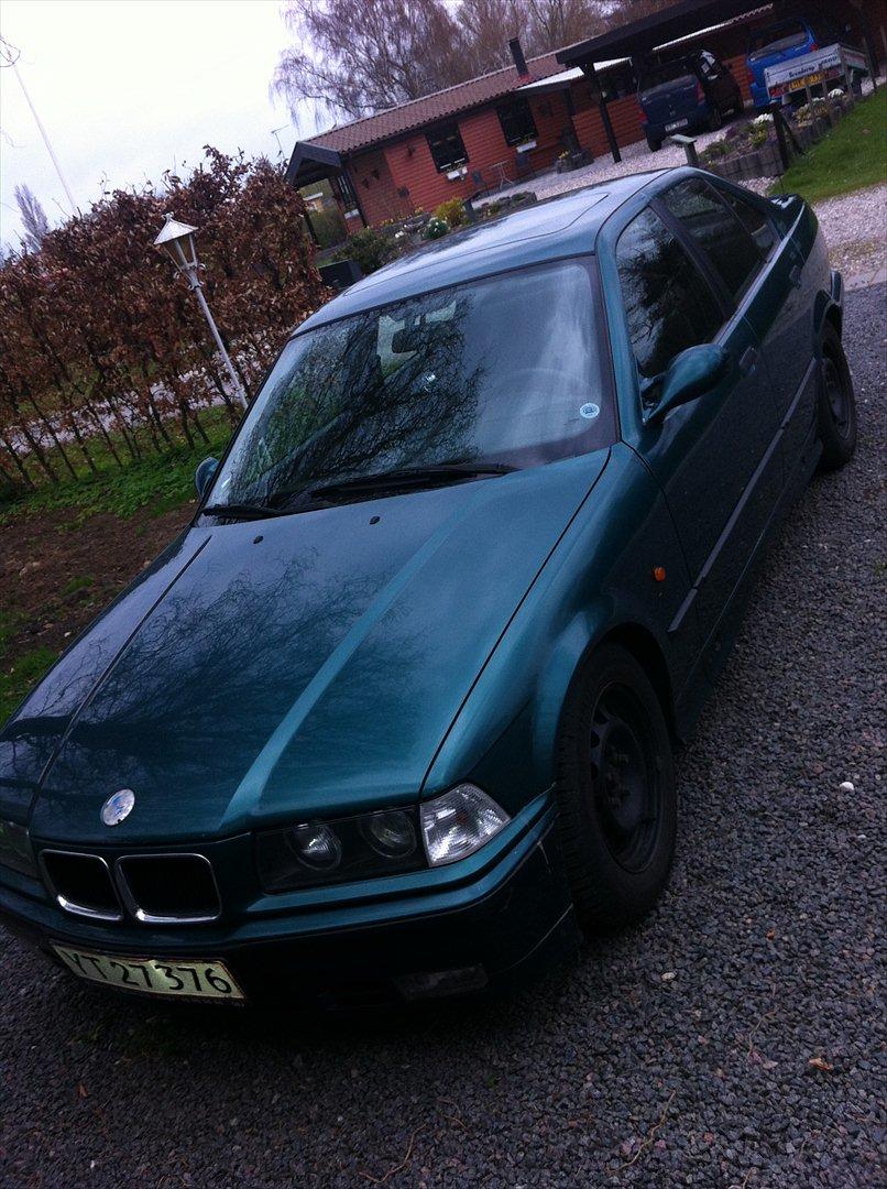 BMW e36 316i sedan billede 1