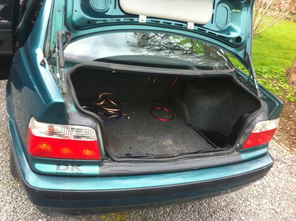 BMW e36 316i sedan billede 11