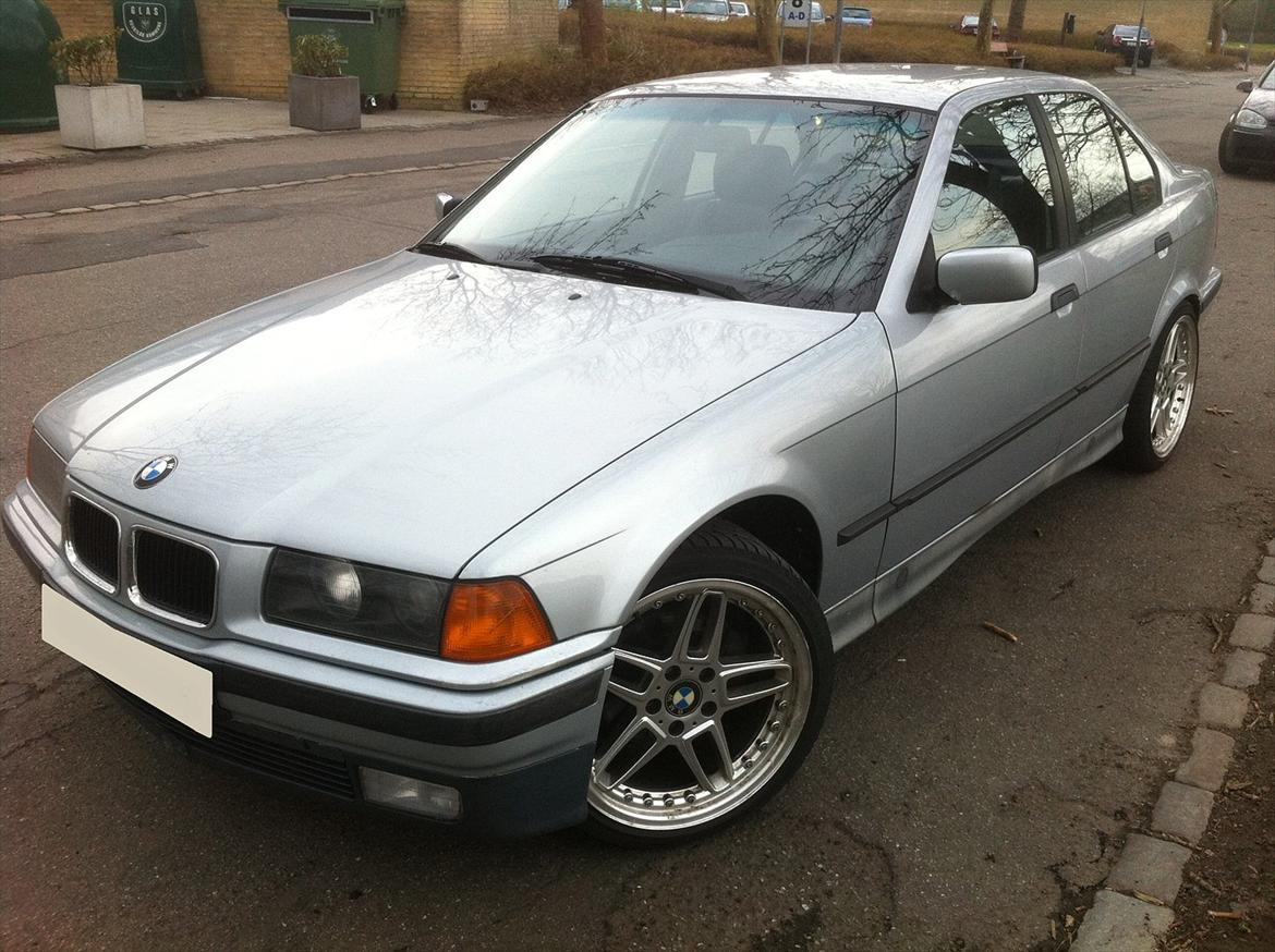 BMW 320i E36 billede 1
