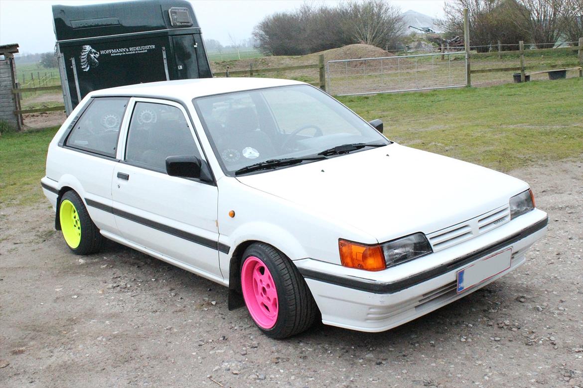 Nissan Sunny billede 8