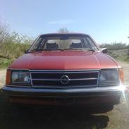 Opel commodore berlina