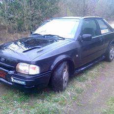 Ford escort rs turbo black girl