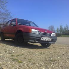 Opel Kadett E sedan(solgt)