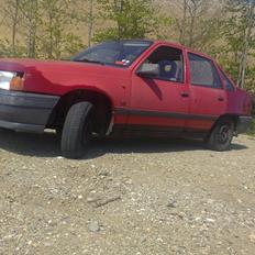 Opel Kadett E sedan(solgt)