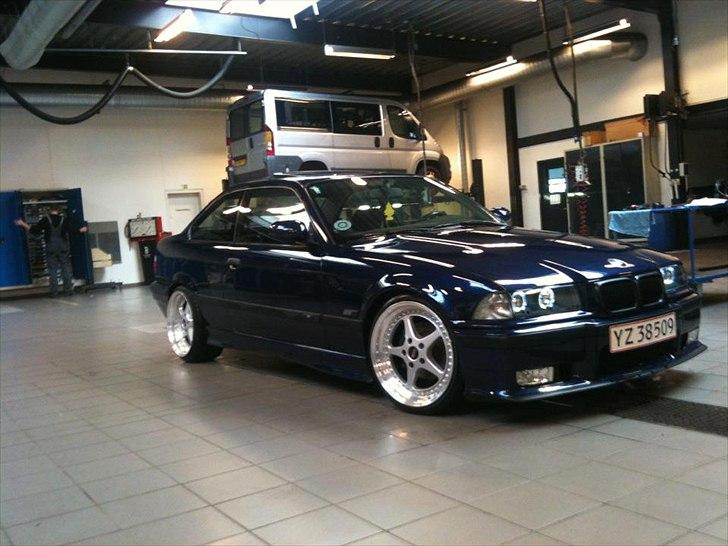 BMW e36 328i coupé Solgt - skjerntræf D. 26/4 - 12  billede 2