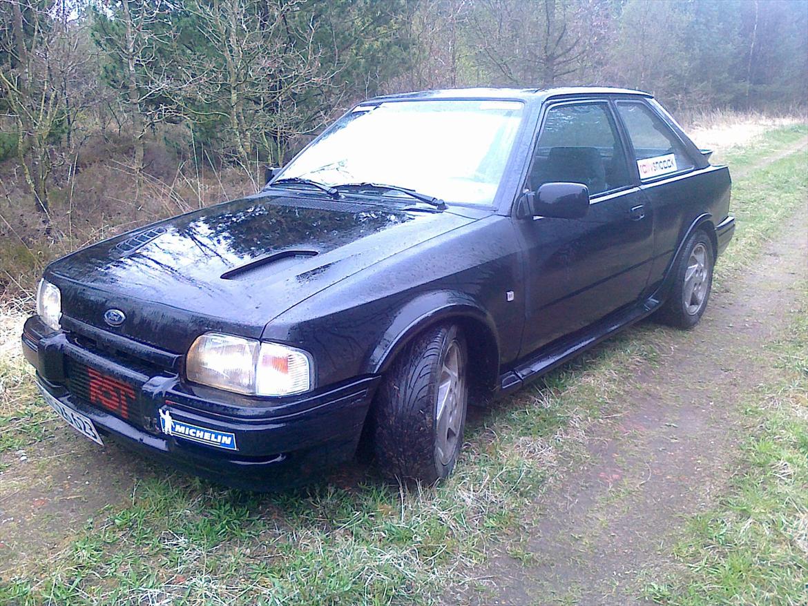 Ford escort rs turbo black girl billede 3