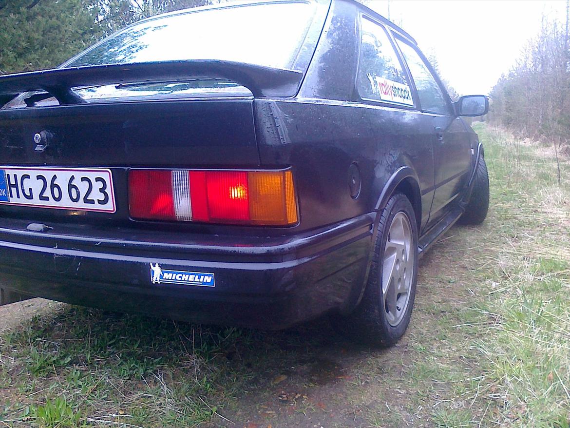 Ford escort rs turbo black girl billede 9