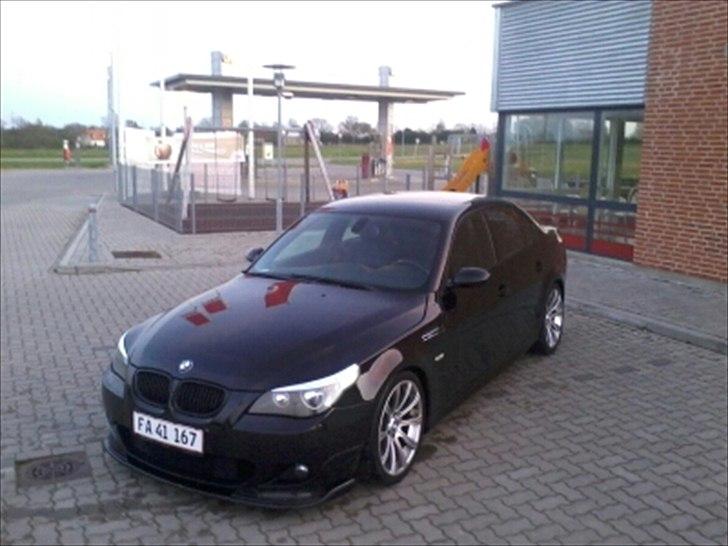 BMW E60 520i SOLGT billede 1