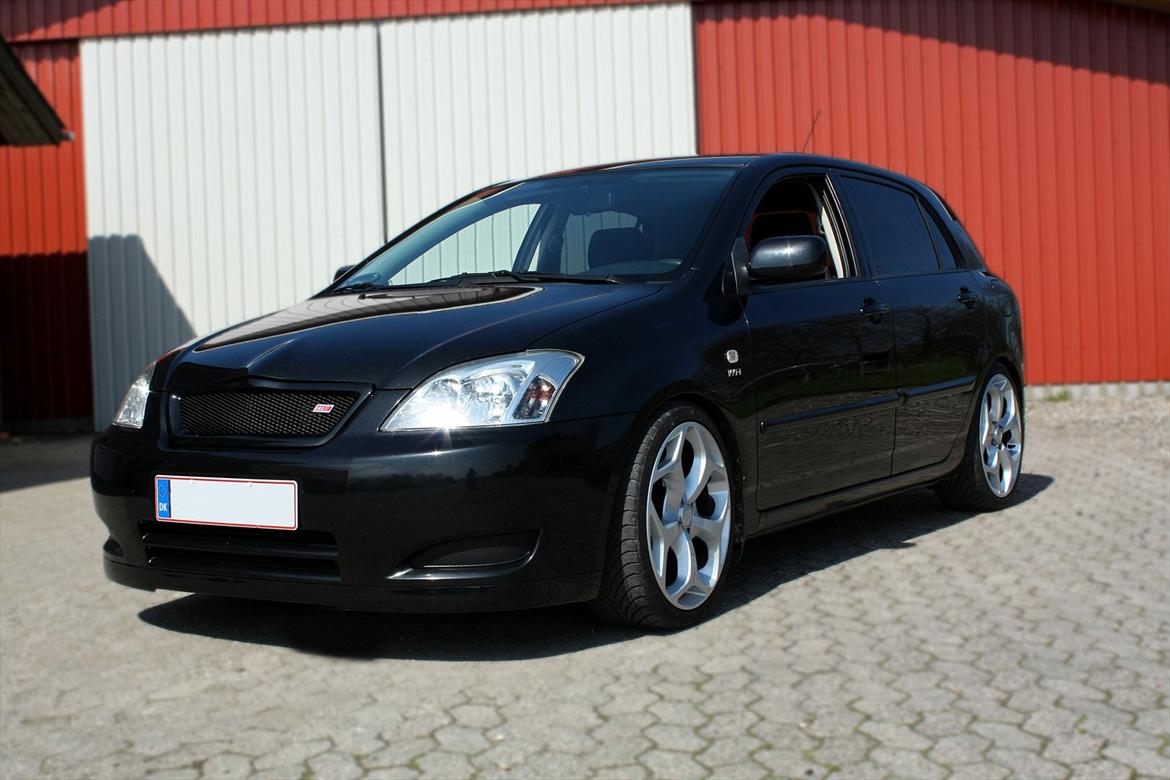 Toyota Corolla E12 1,4  VVT-I - - Indfarvet Underlæbe
- TTE Emblemfri Grill Orginal
-  Sænket 9,5cm/95mm i For !
- Sænket 8,5cm/85mm i Bag !
- 18" (225/35) Arcasting Diablo billede 6