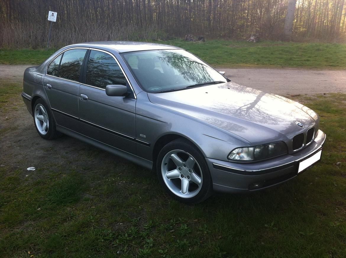 BMW 523i billede 1