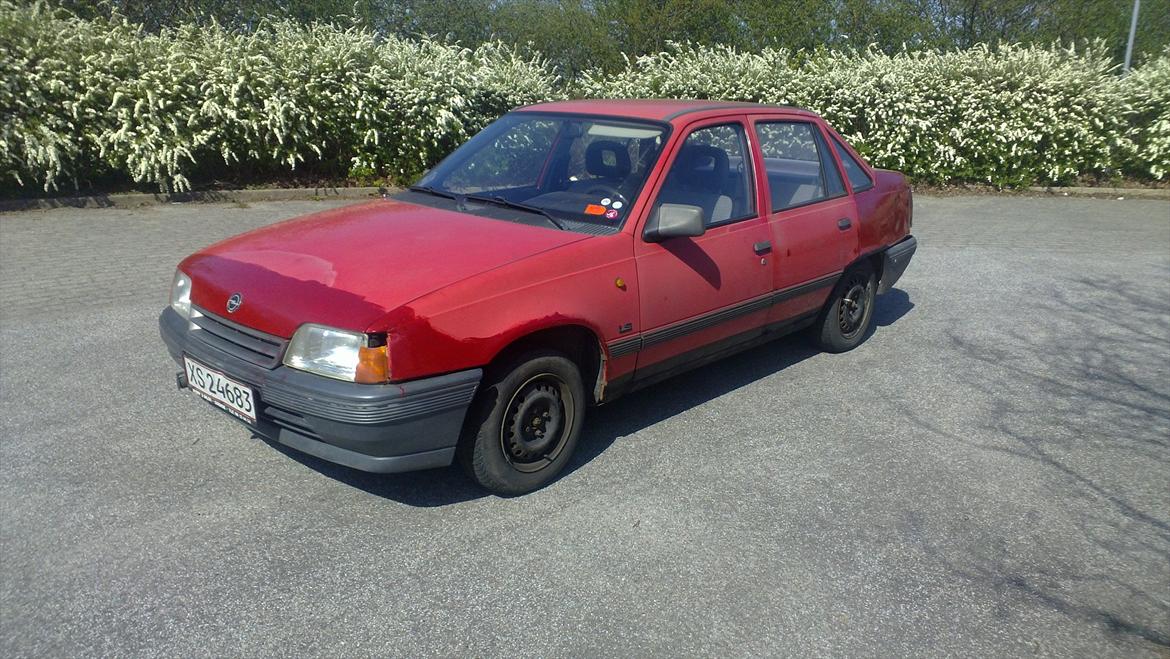 Opel Kadett E sedan(solgt) billede 20