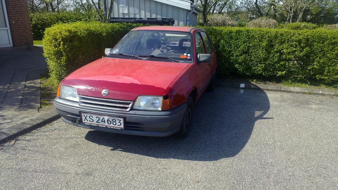 Opel Kadett E sedan(solgt) billede 15