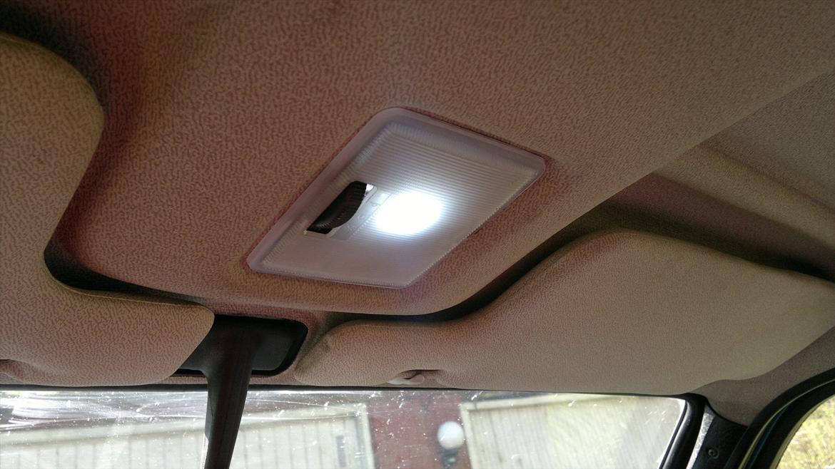 VW Golf II GTD - Det er fint med led lys. billede 11