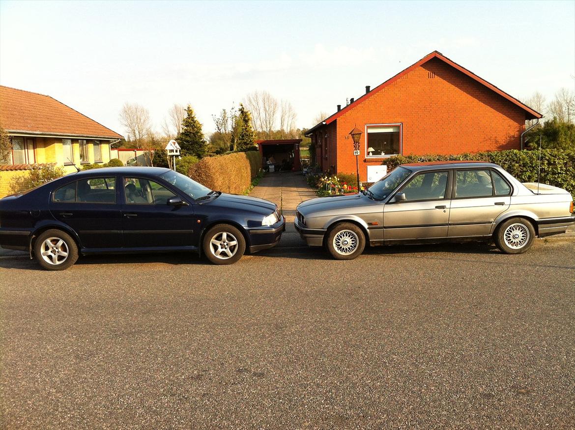 BMW E30 320i billede 2